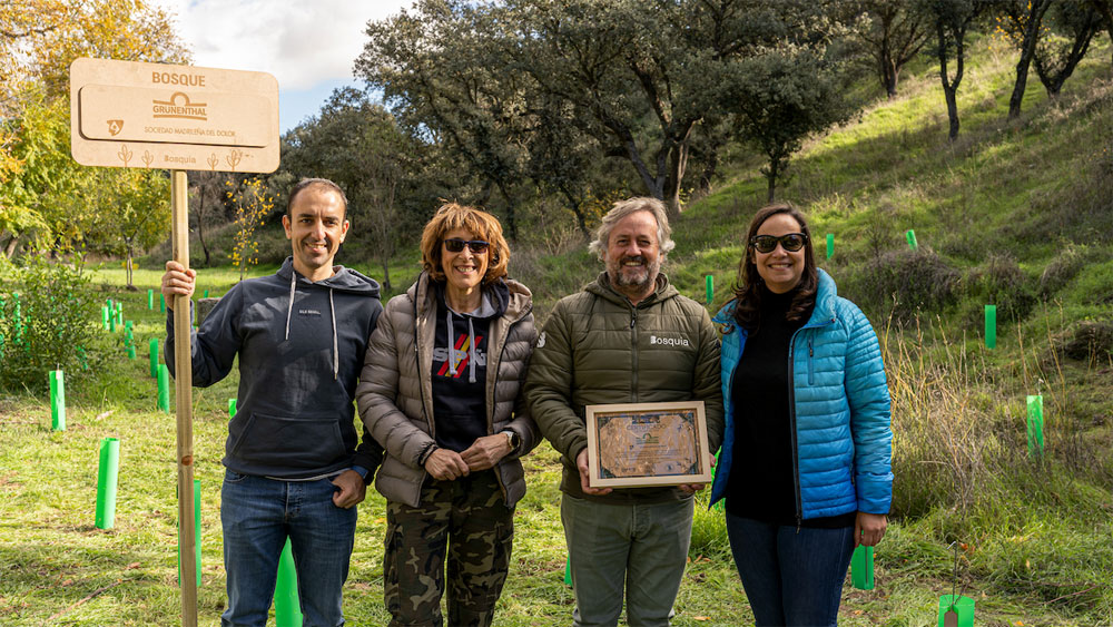 Grünenthal y la Sociedad Madrileña del Dolor ayudan a reforestar una zona biodegrada con 1.100 especies autóctonas